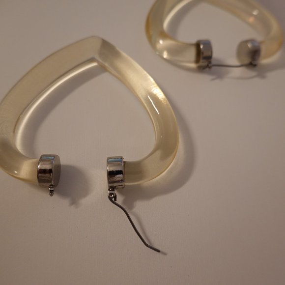 Vintage 1980's Clear Lucite Heart Shaped Hoop Earrings (VGUC) - Picture 6 of 6